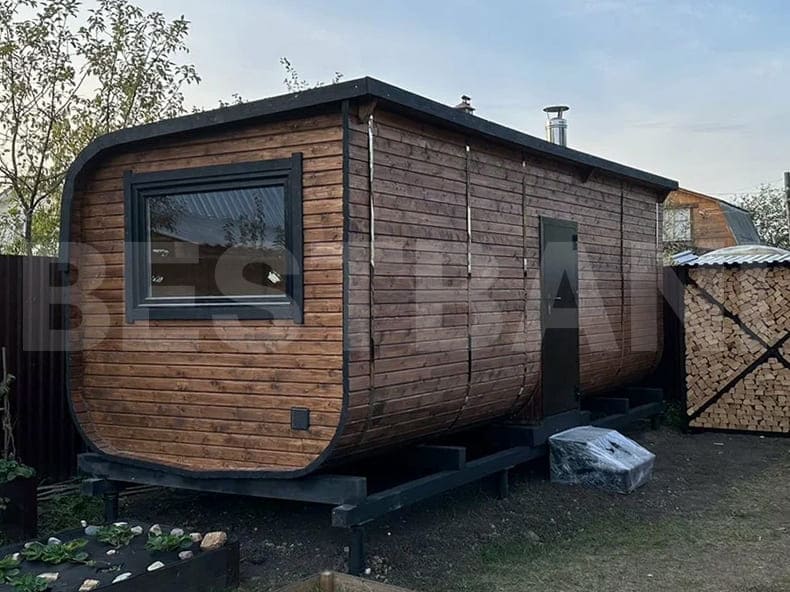 Баня «Парус» длиной 5 м, вид сбоку, крыльцо и лавка