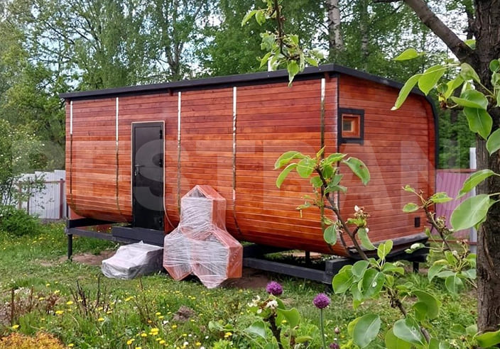 Баня «Парус» в светлой пропитке, фасад